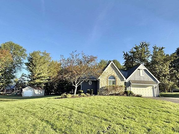 2nd image of 6 Sharon Dr
