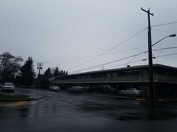 3rd image of 403 W Meeker Ave APT 18