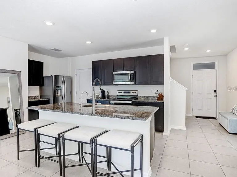 3044 Suncoast Plains Dr — Photo 6
