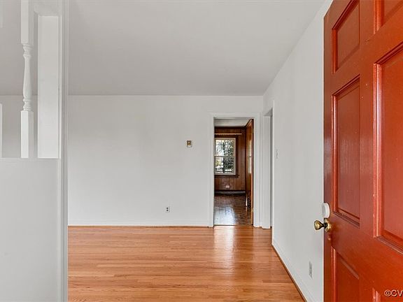 4th image of 7490 Lexington Dr
