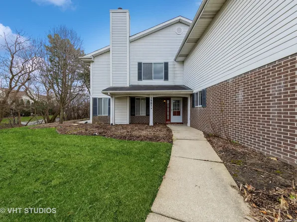7905 Knottingham Cir APT B, Darien, IL 60561