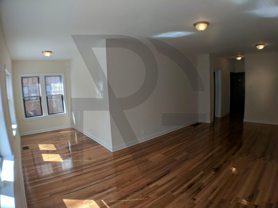 1st image of 622 W Cornelia Ave #C626s1