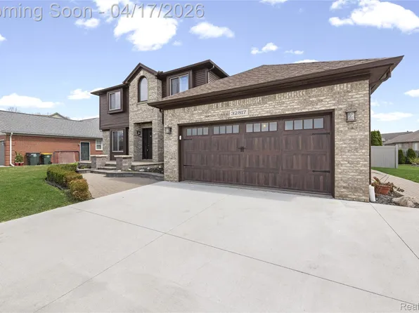 32817 Greenwood Dr, Chesterfield, MI 48047
