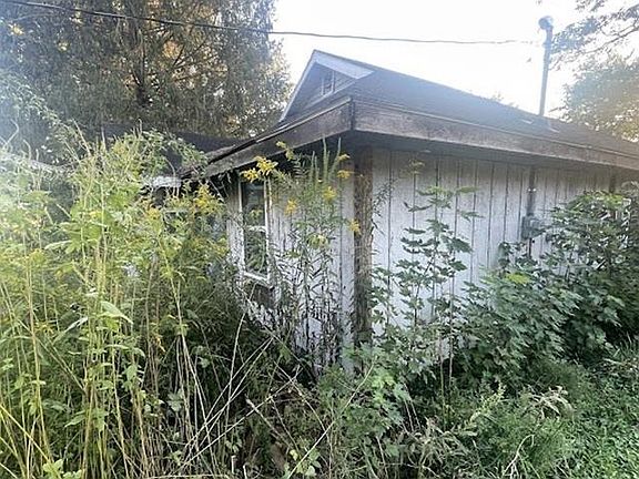 2nd image of 27 Kern St