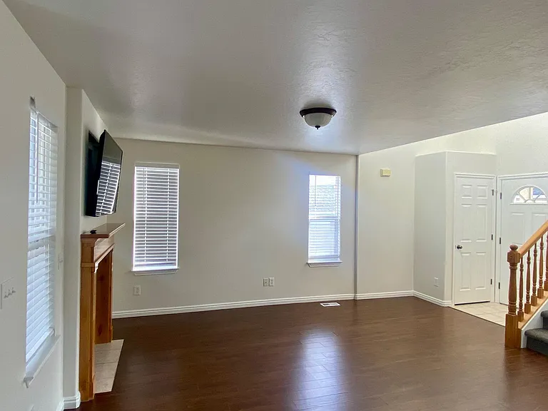 1297 S 1430 E — Photo 4