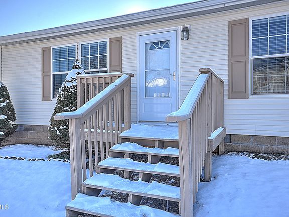 4th image of 204 Alisha St