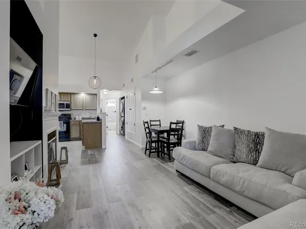 18821 E Water Drive #E, Aurora, CO 80013