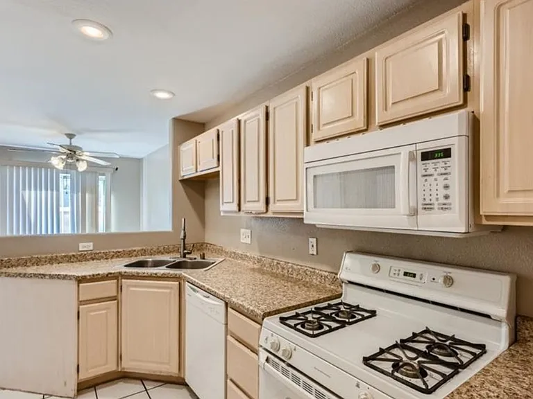 3950 S Sandhill Rd #121 — Photo 3