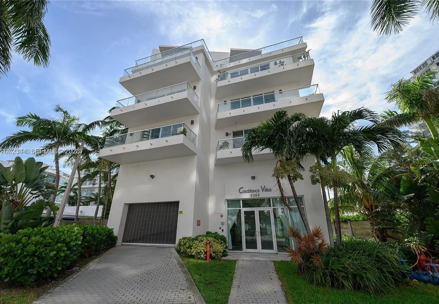 Casablanca Villas Condo — Photo 1