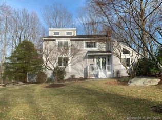 75 Harmony Ln, Monroe, CT 06468