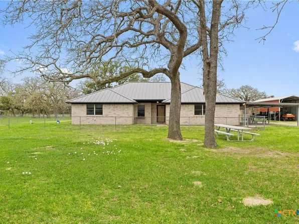 778 County Road 123, Edna, TX 77957