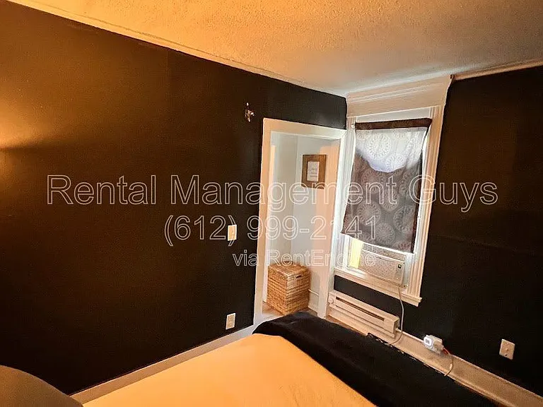 3245 3rd Ave S #4 — Photo 5