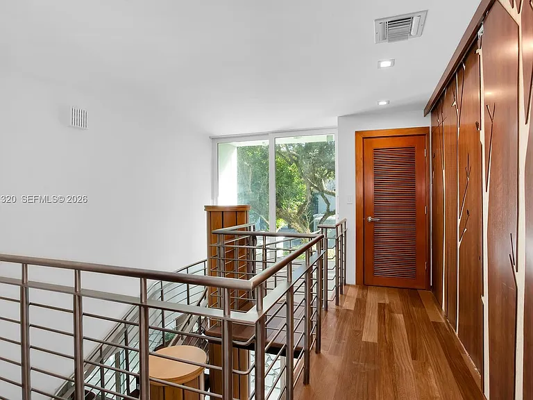 2475 S Bayshore Dr — Photo 13