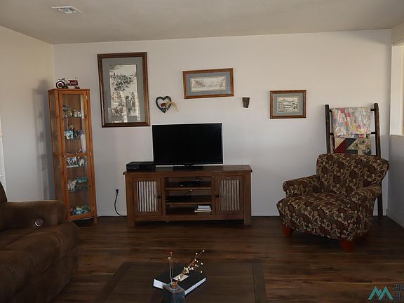 2nd image of 23 Lee Trevino Dr
