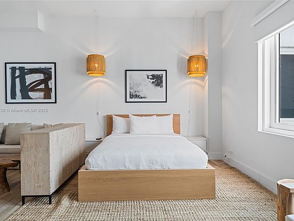 3rd image of 2301 Collins Ave APT 1622