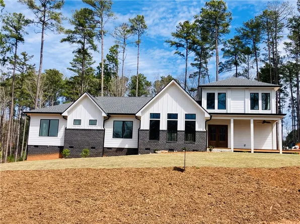 531 Timber Bay Ln, Seneca, SC 29672