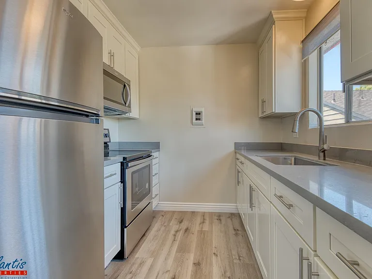 544 S 7th St #10 — Photo 3