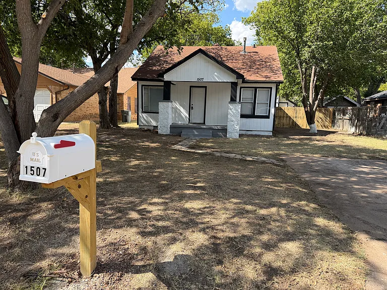 1507 NW Columbia Ave #A — Photo 17