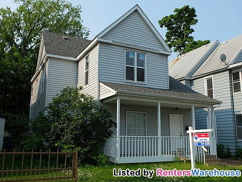 1st image of 910 26th Ave NE #2