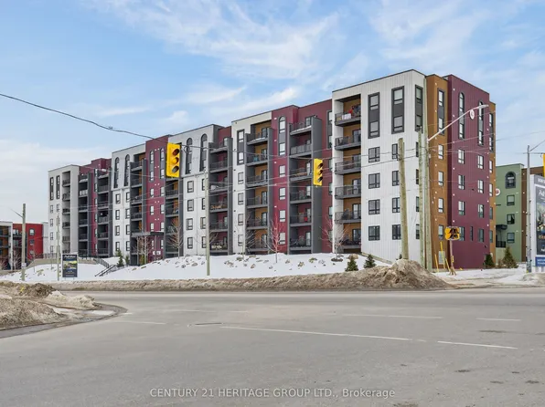 4 Spice Way, Barrie, ON