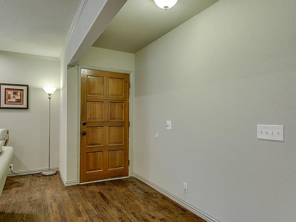 4th image of 2613 Lawndale Dr