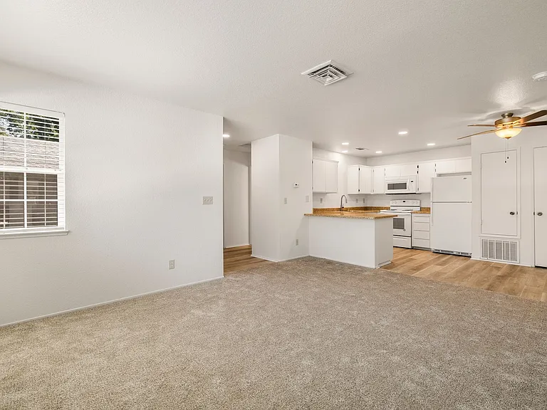 Amanda Place Apartments — Photo 66