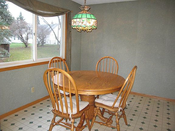 3rd image of 1456 Oakdale Ave