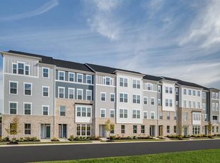 2814 Calgary Ln, Chester, VA 23831