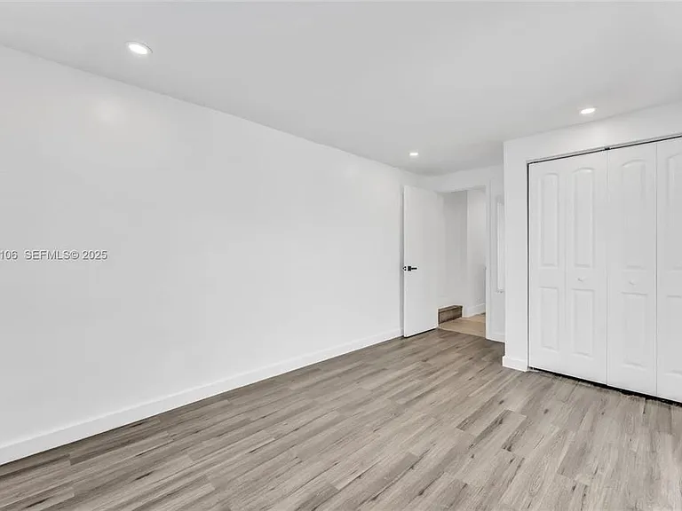 4917 SW 43rd Ter #A — Photo 4
