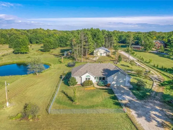 22821 Timberview Rd, Harrisonville, MO 64701