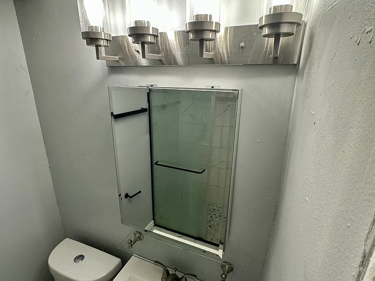 2 E McPherson St #1 — Photo 9
