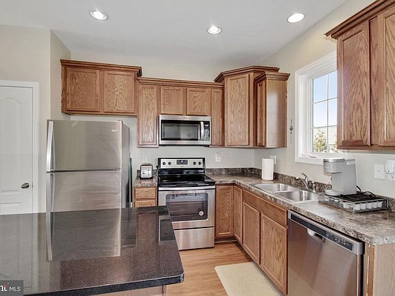 5th image of 1179 Coulbourn Cor