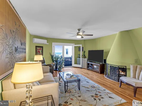 400 Deal Lake Dr APT 8F, Asbury Park, NJ 07712