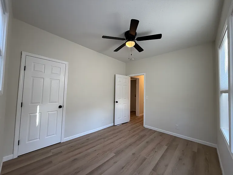 211 Frisco St — Photo 15