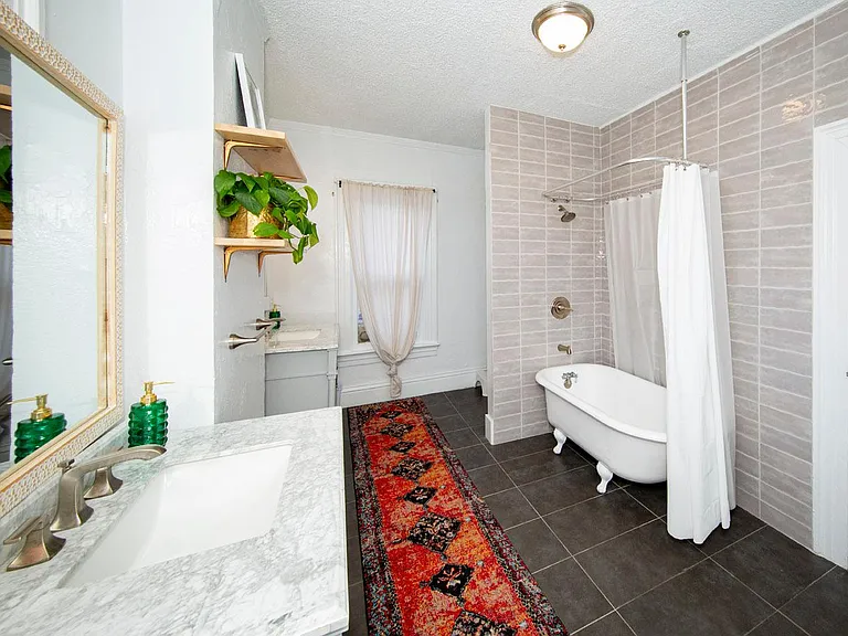 2220 E Colfax Ave — Photo 10