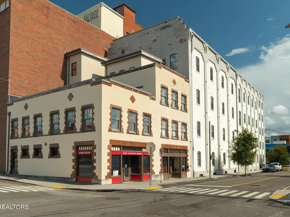 222 N Central St #305, Knoxville, TN 37917