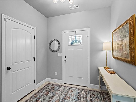 5th image of 2131 Periwinkle Pl