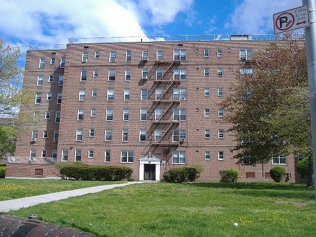 1st image of 9 Murdock Ct APT 1F