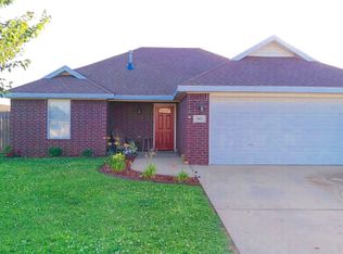 745 Washburn Dr, Pea Ridge, AR 72751