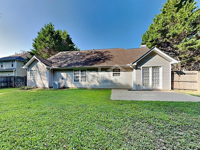 111 Lexington Parke Dr — Photo 18