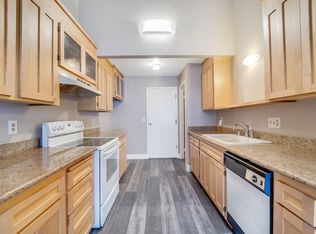 5072 Country Club Dr, Rohnert Park, CA 94928