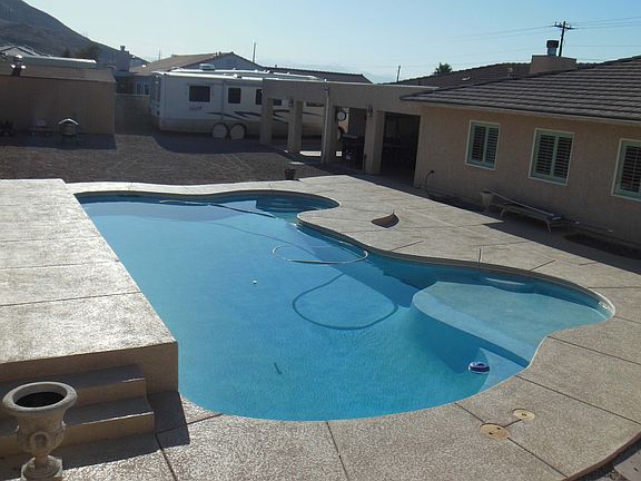 2nd image of 121 W Desert Rose Dr