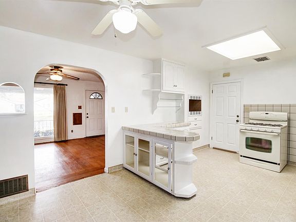 4th image of 4320 Soledad Ave