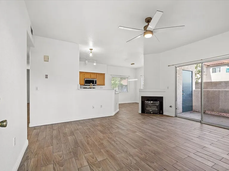 2100 Black Island St #101 — Photo 3