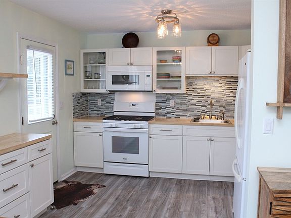 5th image of 10335 N Park Dr