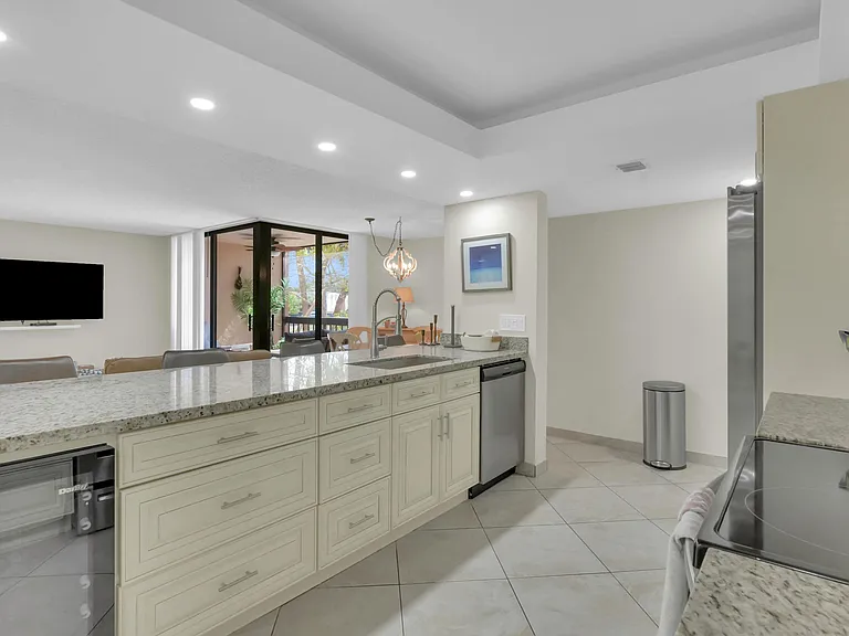 450 Egret Cir #9207 — Photo 7