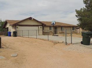 22822 Powhatan Rd, Apple Valley, CA 92308