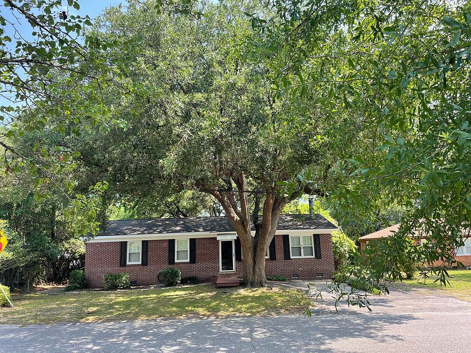 1st image of 107 Circle Dr