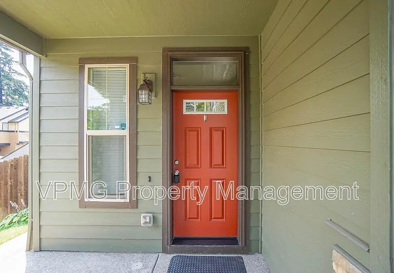 5941 NE 48th St — Photo 3
