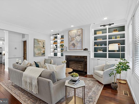 3rd image of 2247 Mount View Pl SE